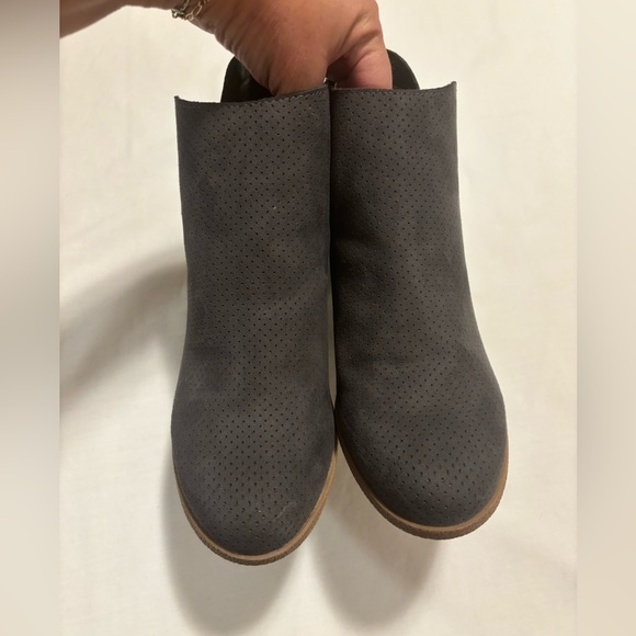 DV by Dolce Vida, gray perforated suede wedge, 8 - Picture 4 of 8